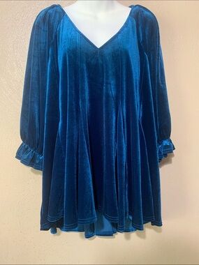 Umgee size XL Deep Teal Velvet V-Neck Tunic with Puff Sleeves High Low Top